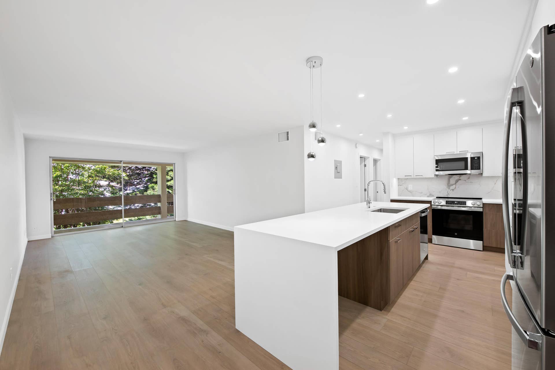 Kitchen Lounge view