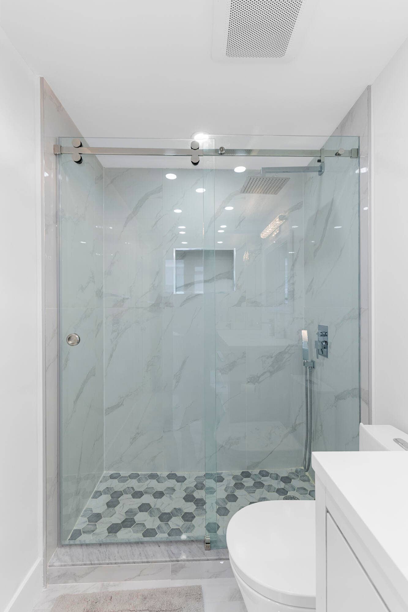 3800 Galt Ocean Drive, #808, Fort Lauderdale, Fort Lauderdale, FL 33308 Main Bathroom Shower