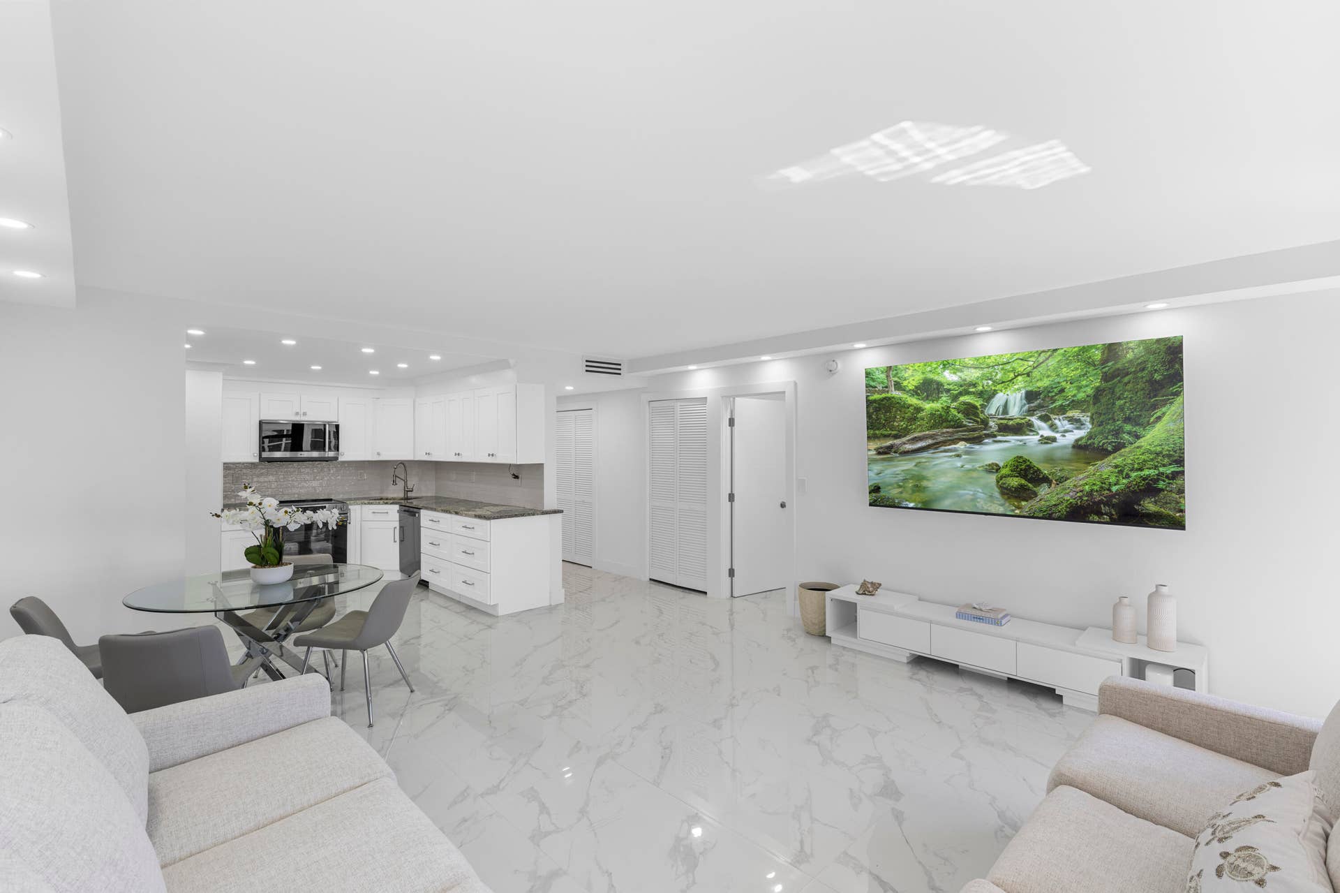 3800 Galt Ocean Drive, #808, Fort Lauderdale, Fort Lauderdale, FL 33308 Living/D