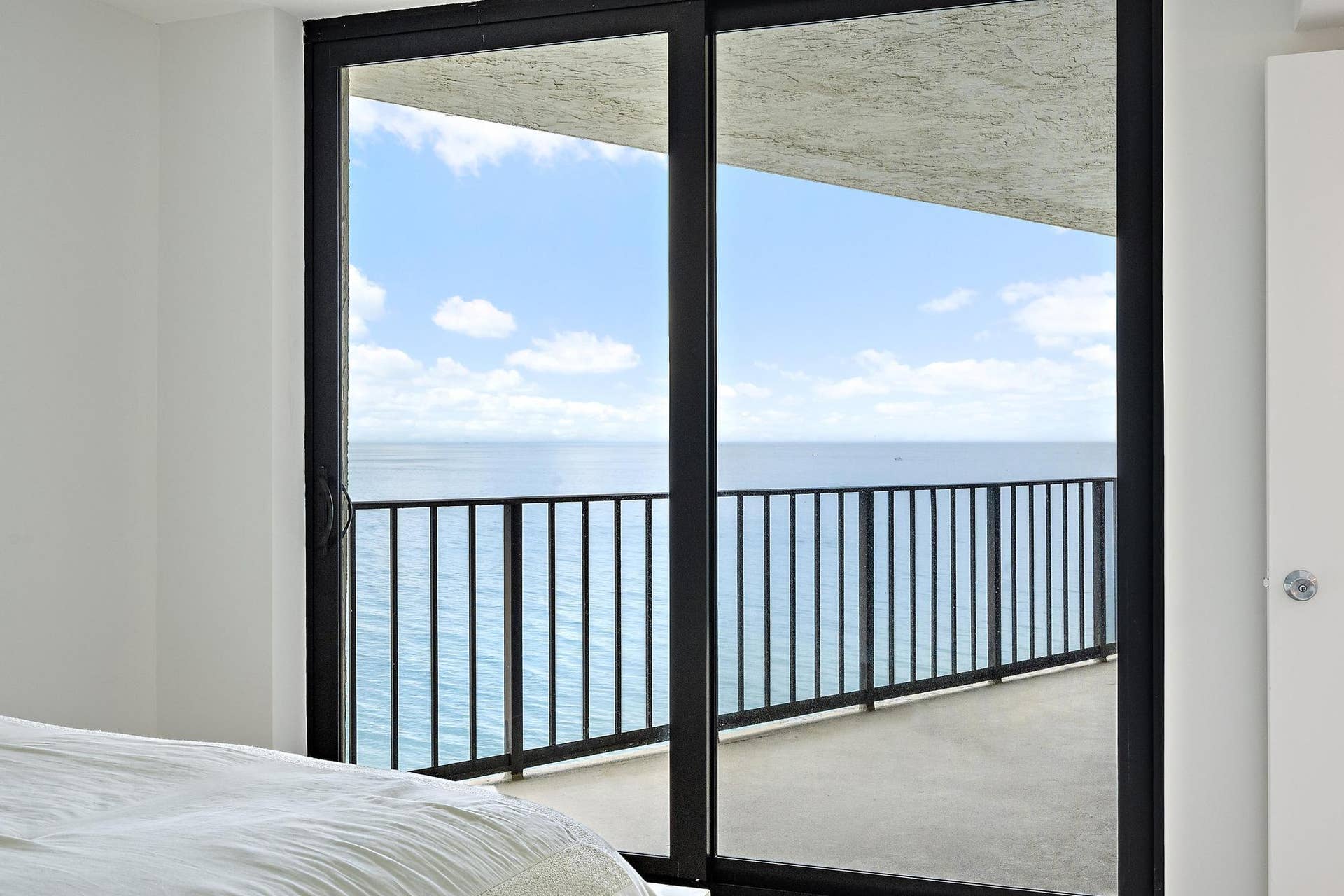 5420 N Ocean Dr 1803-11