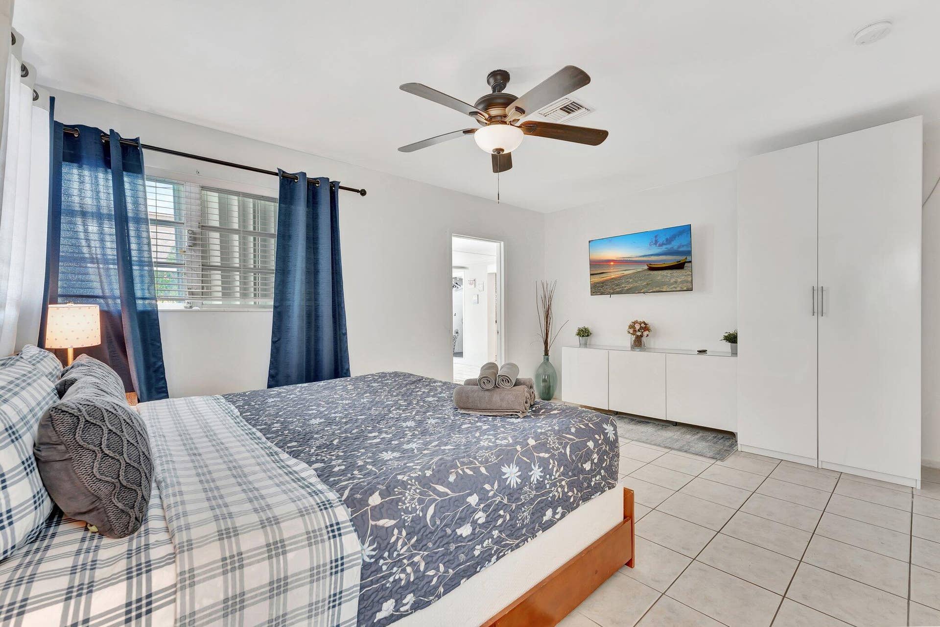 1246 Johnson Street, Hollywood, FL 33019 26-web-or-mls-DSC04159