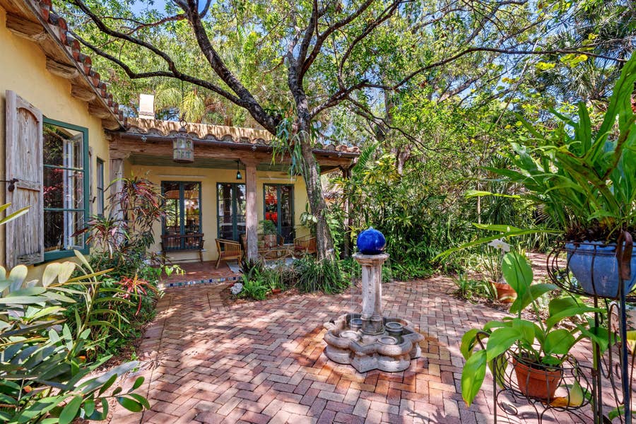 Property photo for 825 Alamanda Street, Boca Raton, FL