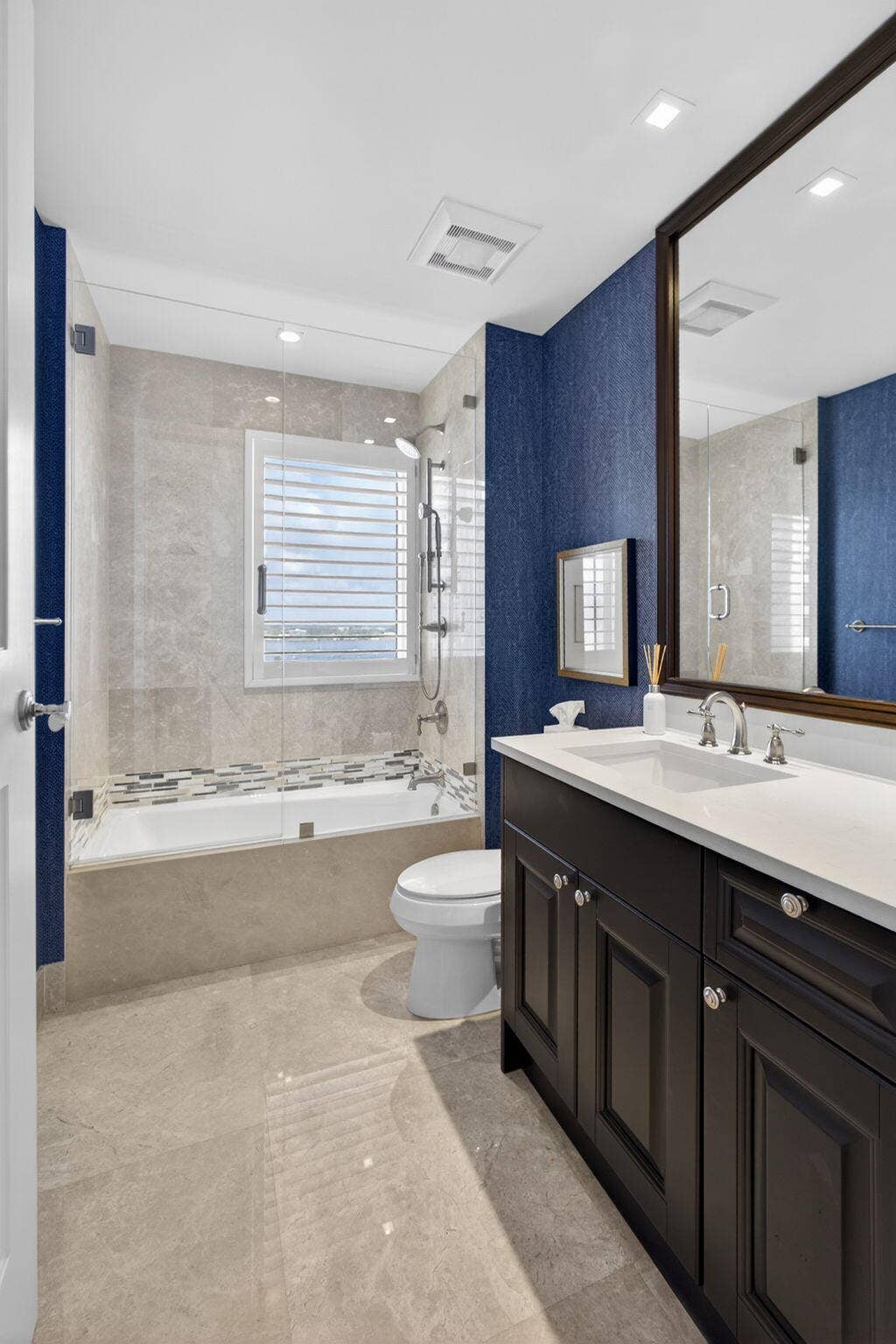 2700 N Ocean Drive, #1401a, Riviera Beach, FL 33404 61-web-or-mls-5D1A3385