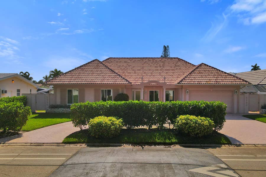 Property photo for 5530 Bayview Drive, Fort Lauderdale, FL