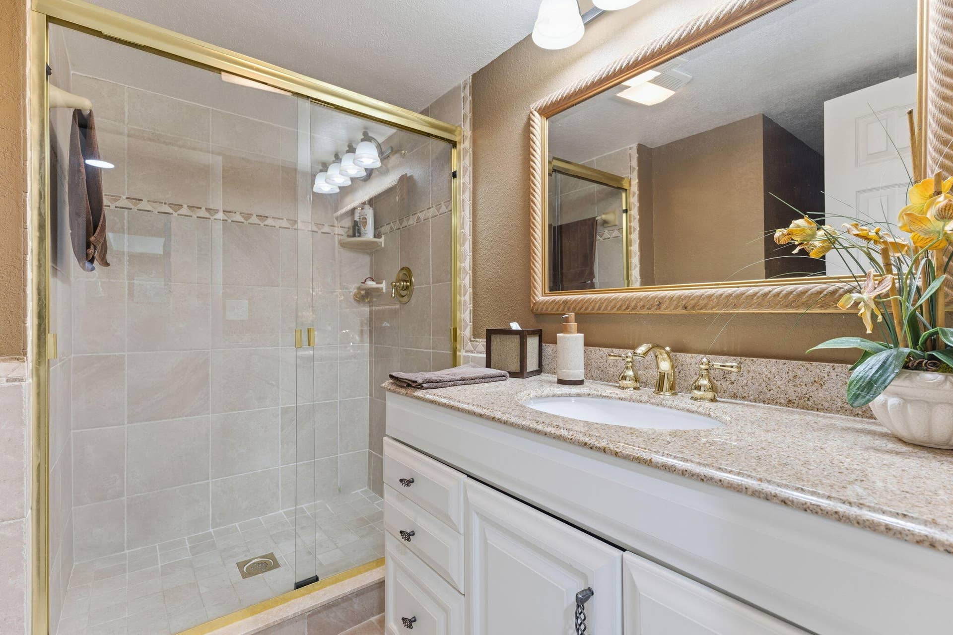 16091 Blatt Boulevard, #304, Weston, FL 33326 31-web-or-mls-AR Media 32
