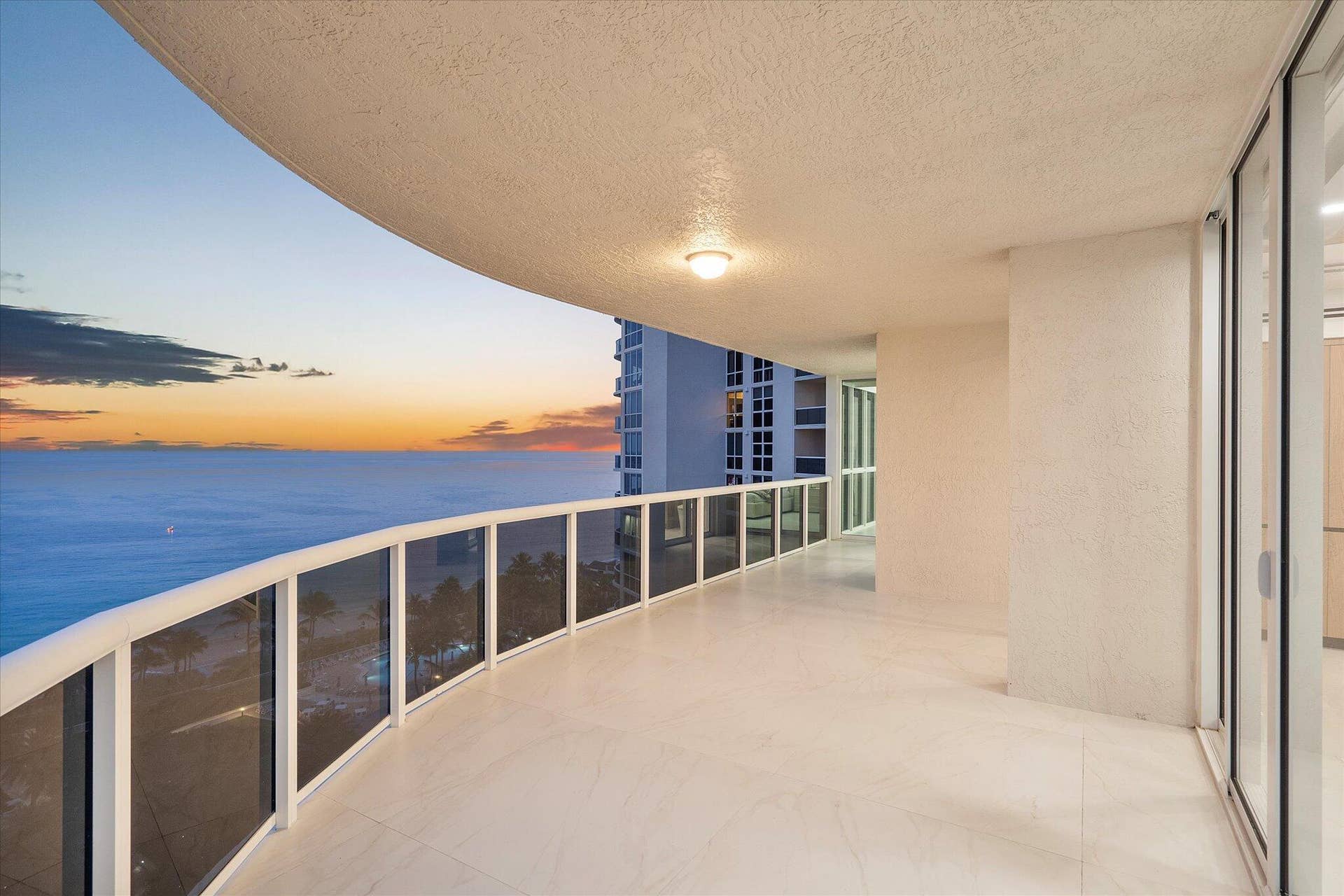 3100 N Ocean Boulevard, #1501, Fort Lauderdale, Fort Lauderdale, FL 33308 022-3100 N Ocean Blvd #1501 twilight_011