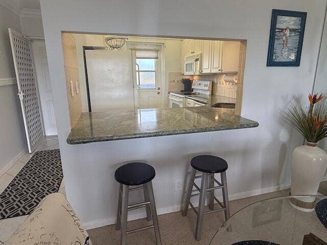 Breakfast / Lunch Counter