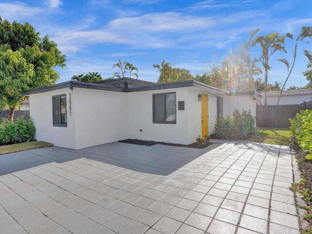 3661 NE 8th Avenue, Oakland Park, FL 33334 ROY00968