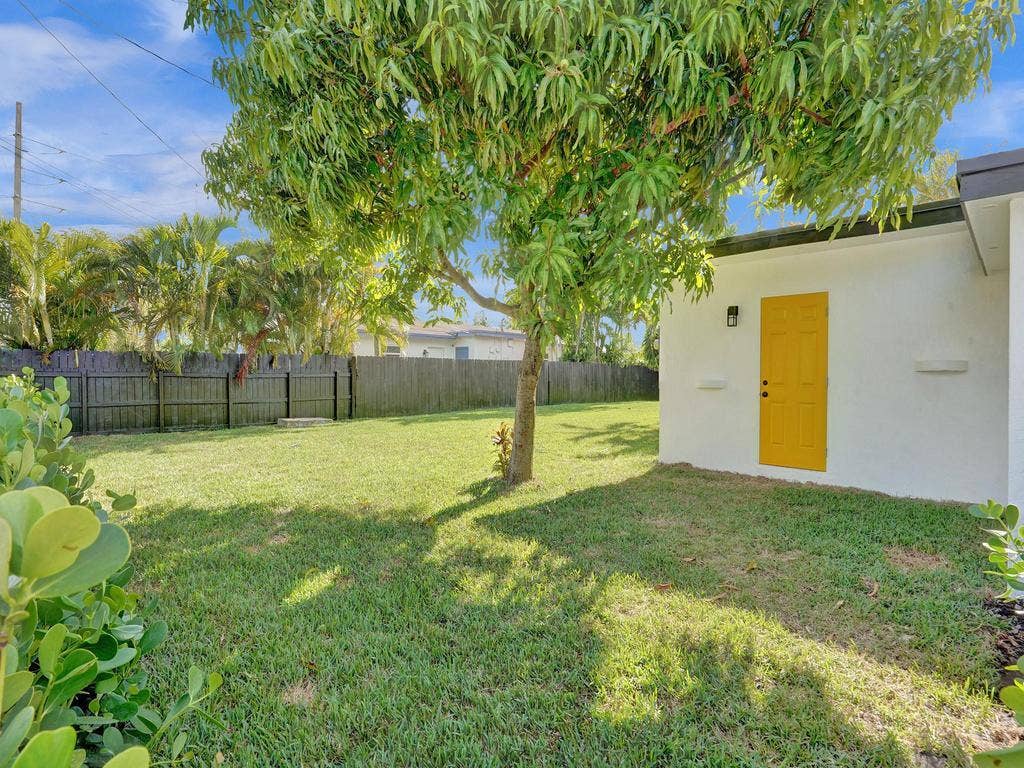 3661 NE 8th Avenue, Oakland Park, FL 33334 ROY00947