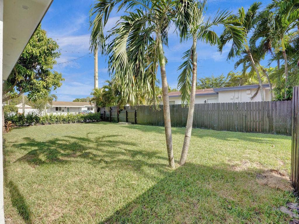3661 NE 8th Avenue, Oakland Park, FL 33334 ROY00980