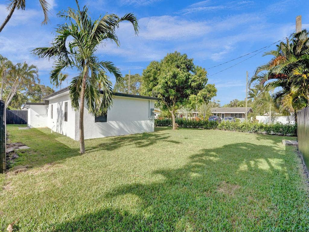 3661 NE 8th Avenue, Oakland Park, FL 33334 ROY00986