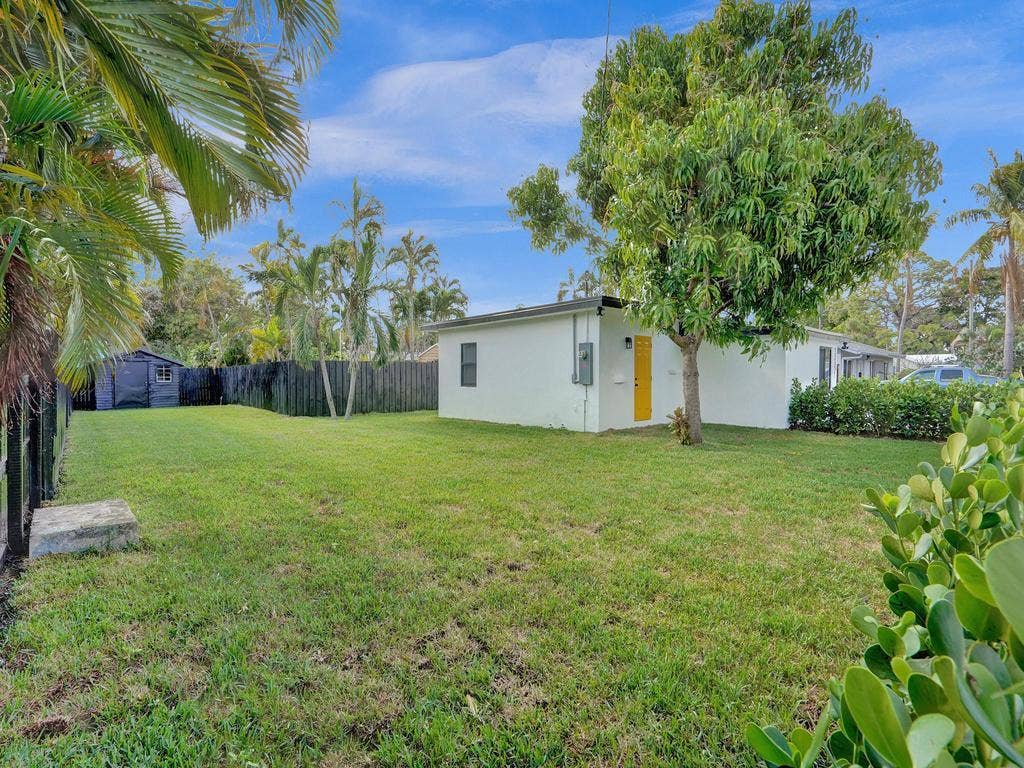 3661 NE 8th Avenue, Oakland Park, FL 33334 ROY00944