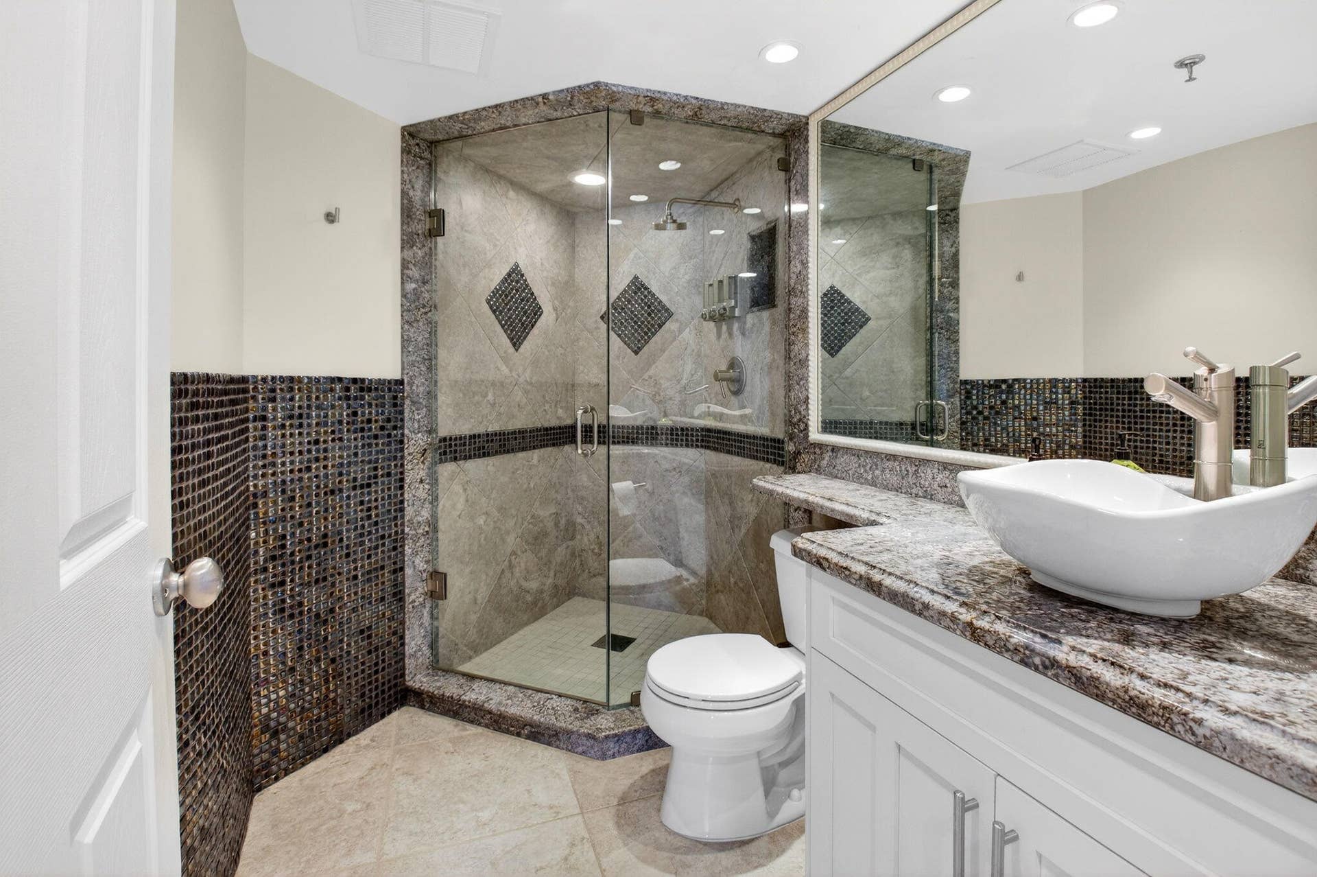 4605 S Ocean Boulevard, #5a, Highland Beach, FL 33487 16 Third Bathroom
