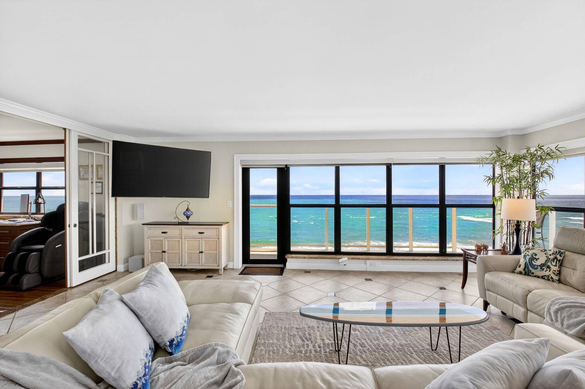 4605 S Ocean Boulevard, #5a, Highland Beach, FL 33487 04 Spacious Living Room with Direct Ocea