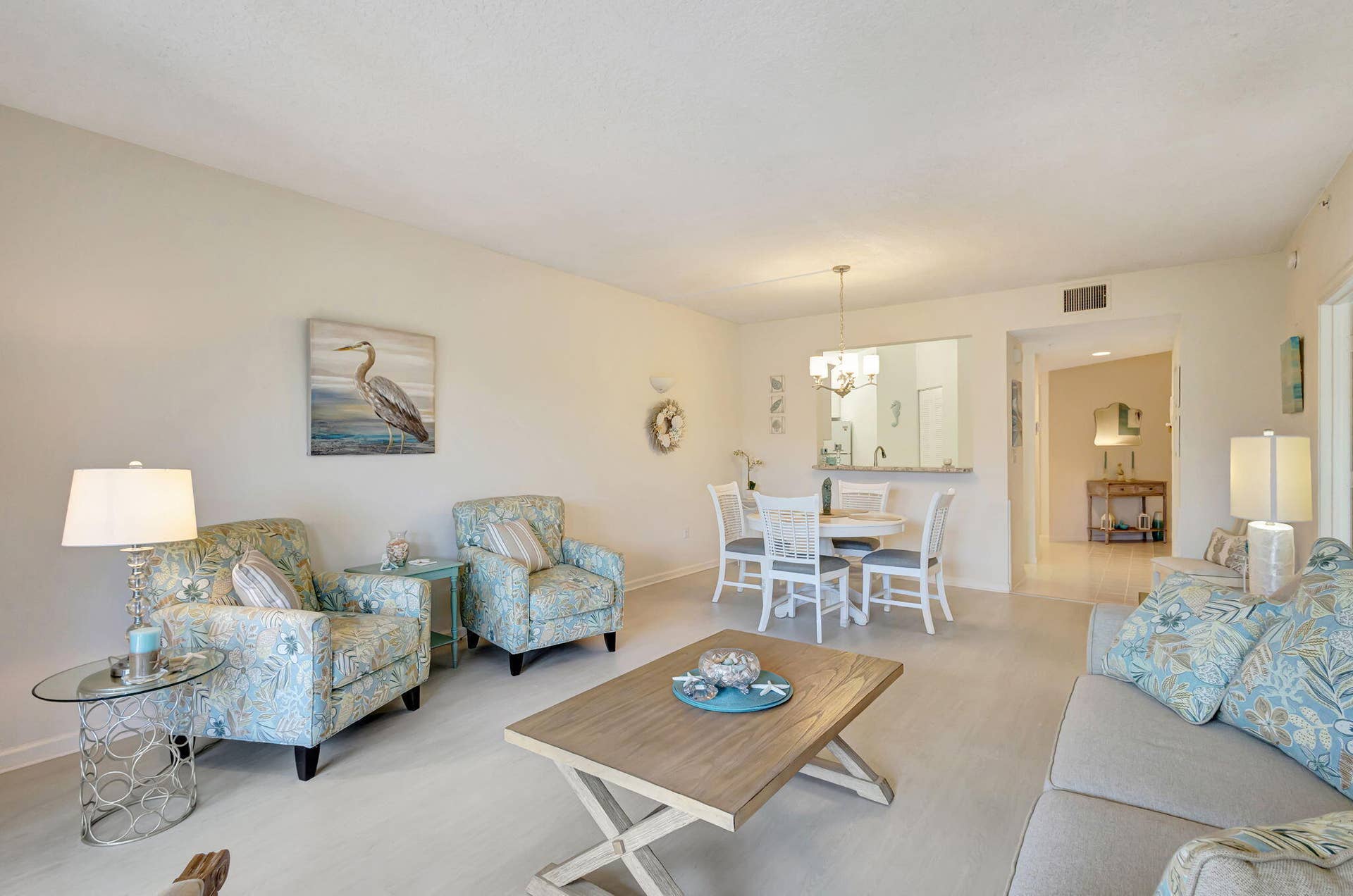 800 Uno Lago Drive, #302, Juno Beach, FL 33408 Living Space
