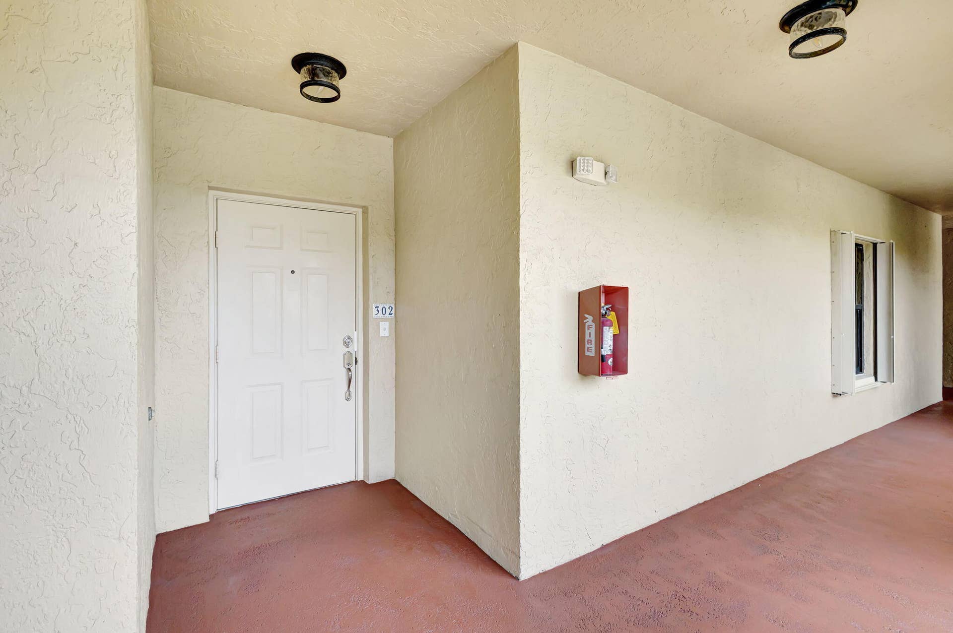 800 Uno Lago Drive, #302, Juno Beach, FL 33408 Entryway