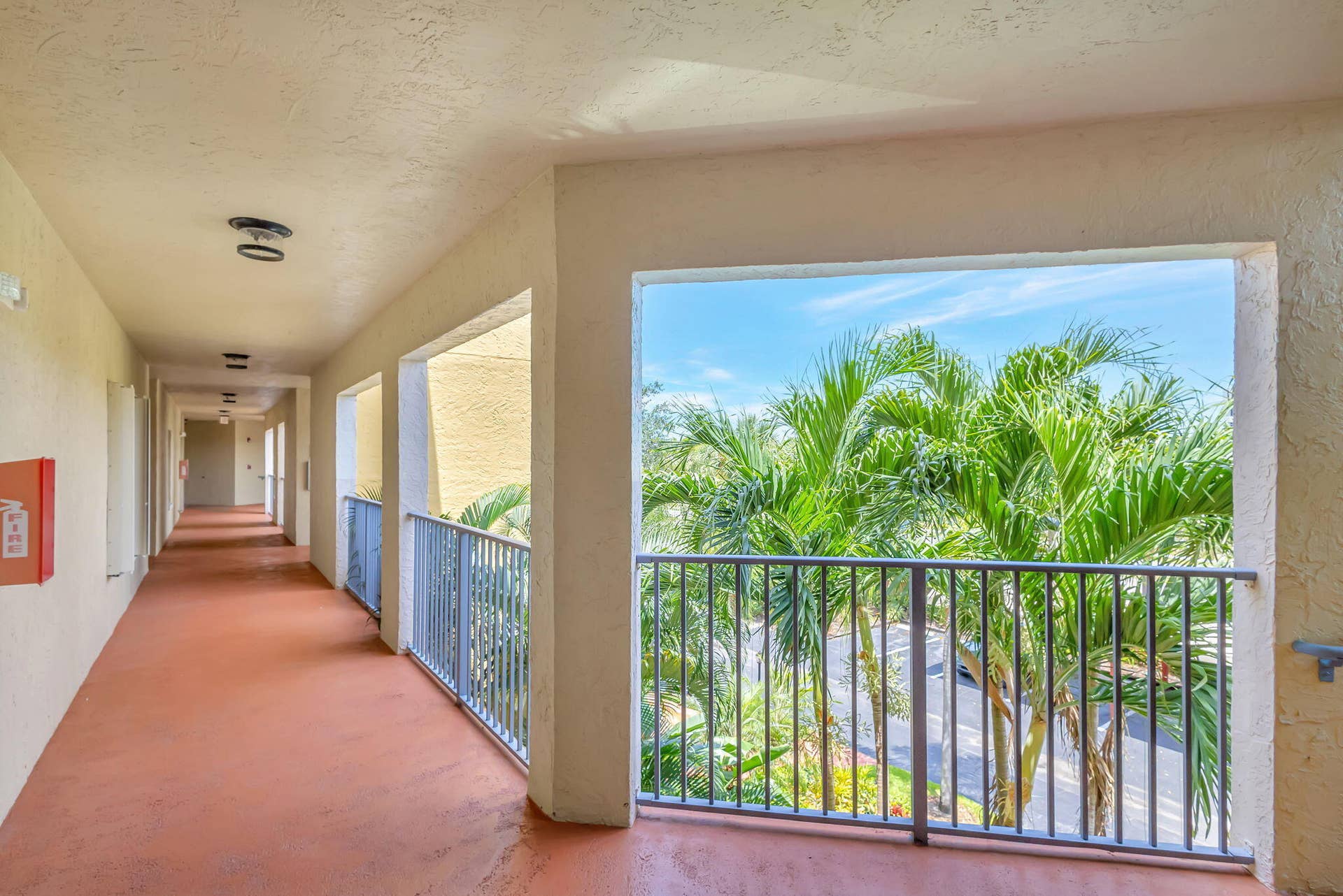 800 Uno Lago Drive, #302, Juno Beach, FL 33408 Entryway