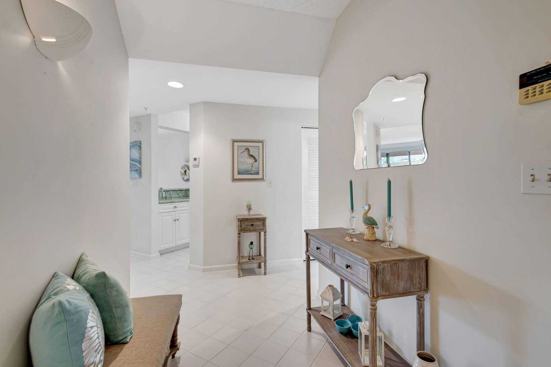 800 Uno Lago Drive, #302, Juno Beach, FL 33408 Entryway
