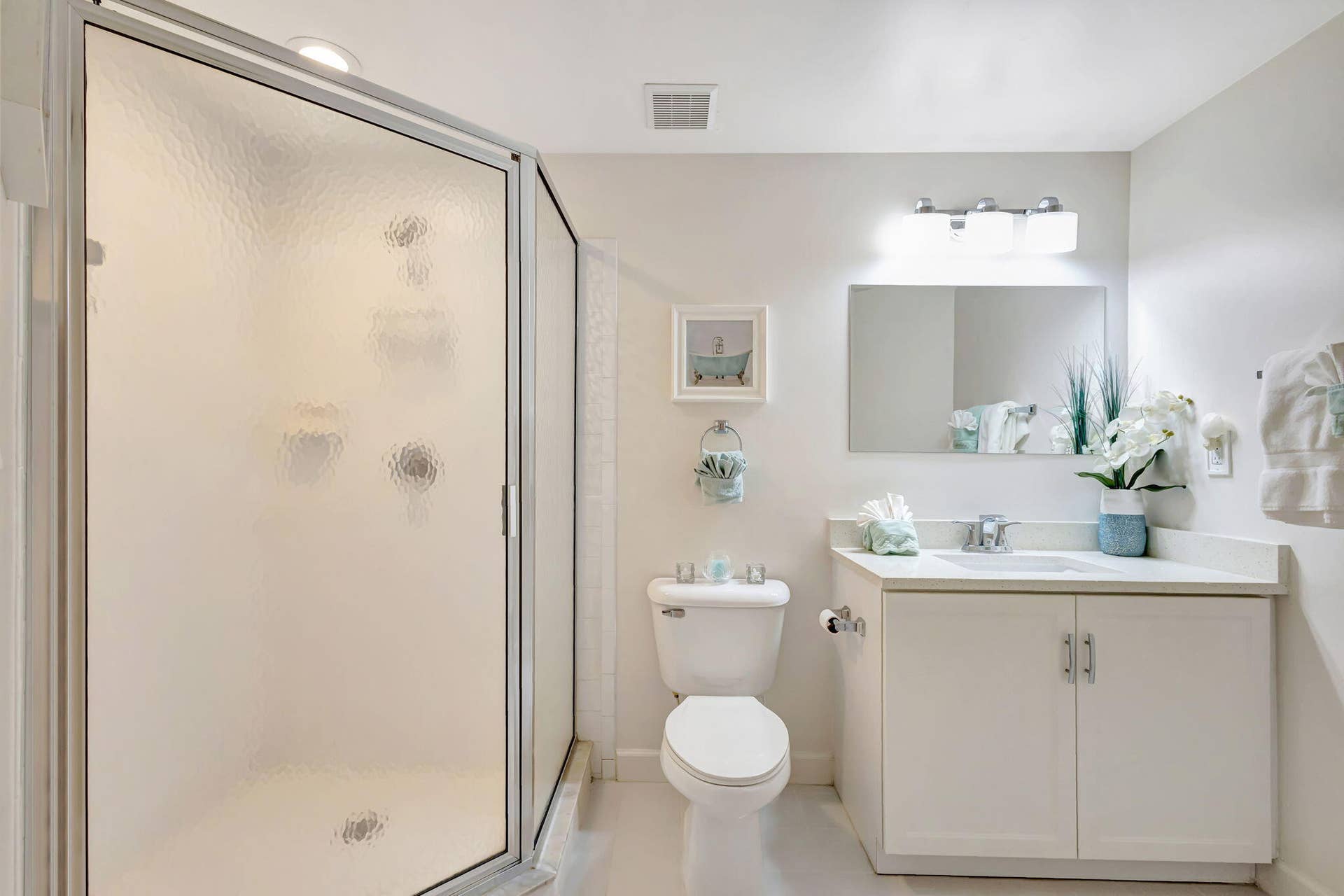800 Uno Lago Drive, #302, Juno Beach, FL 33408 2nd Bath