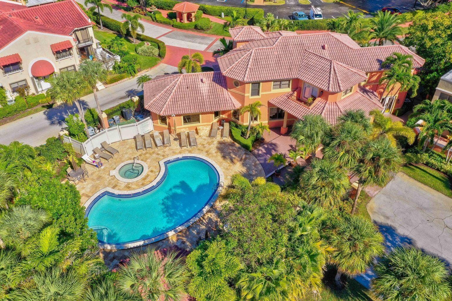 800 Uno Lago Drive, #302, Juno Beach, FL 33408 Aerial