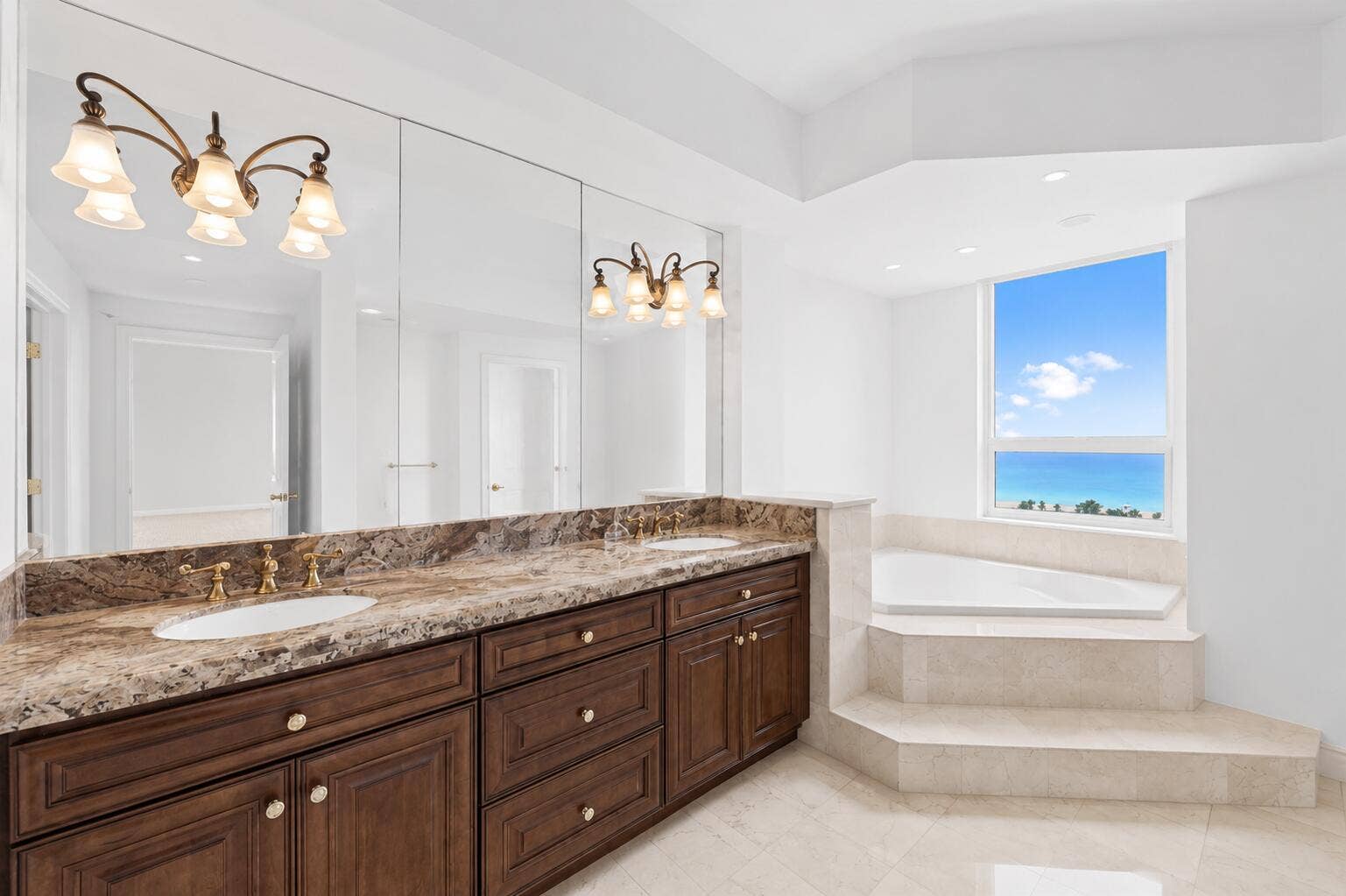 3055 Harbor Drive, #1603, Fort Lauderdale, FL 33316 VIRTUALLY ALTERED - PAINTED WHITE
