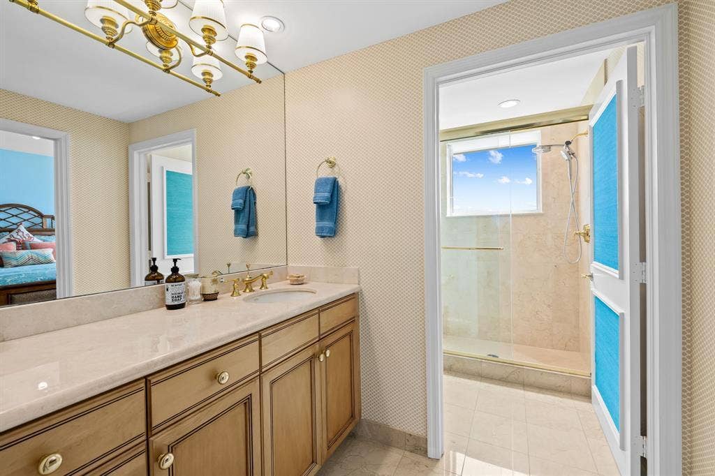 3055 Harbor Drive, #1603, Fort Lauderdale, FL 33316 2nd Full bathroom