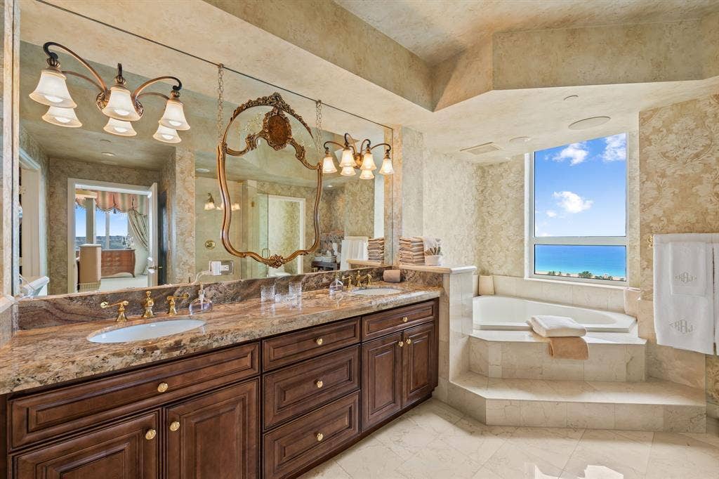 3055 Harbor Drive, #1603, Fort Lauderdale, FL 33316 Actual Primary Bathroom