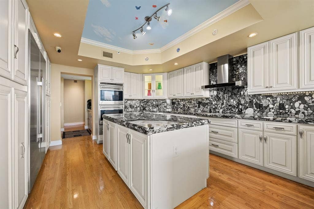 3055 Harbor Drive, #1603, Fort Lauderdale, FL 33316 Kitchen