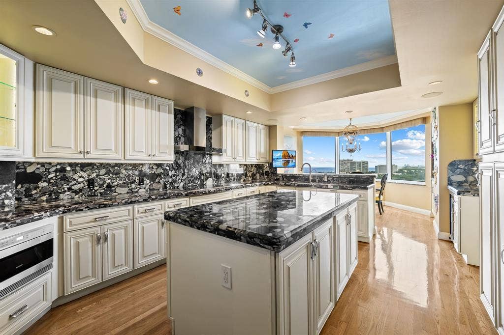 3055 Harbor Drive, #1603, Fort Lauderdale, FL 33316 Kitchen