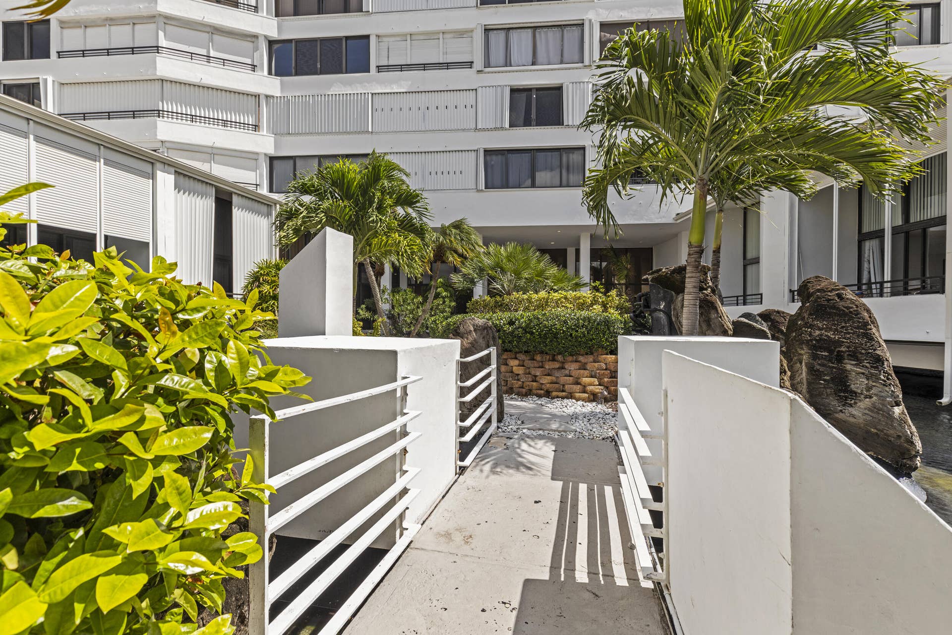 3589 S Ocean Boulevard, #306, South Palm Beach, FL 33480 39_1z3a4897
