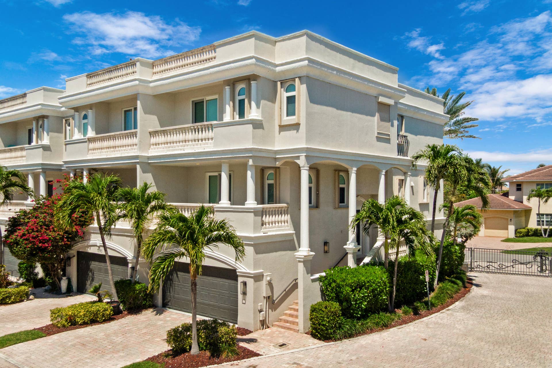 1792 Bay Drive, #27, Pompano Beach, FL 33062 2_accutour_01 1792-bay-dr-27-2004