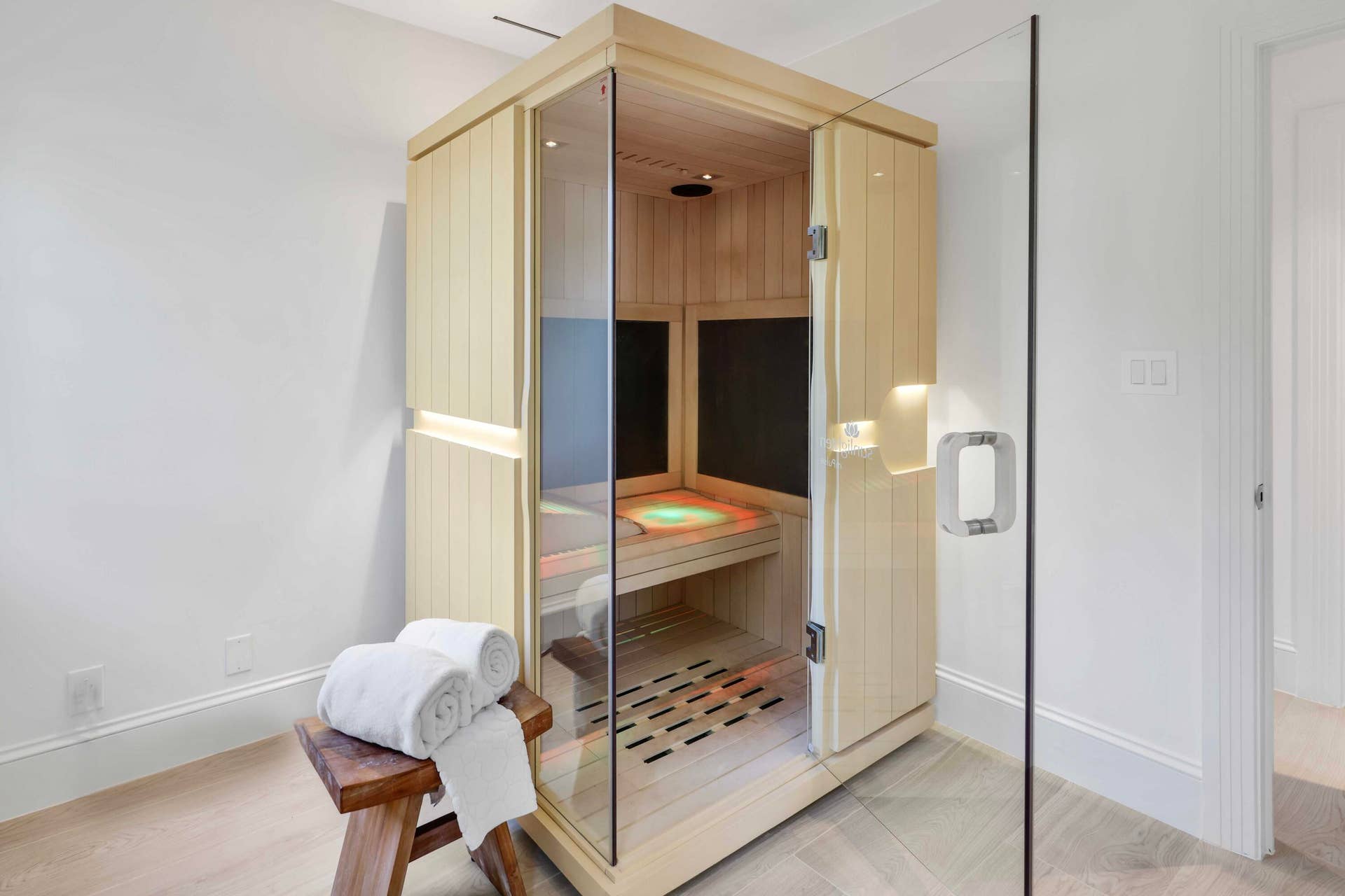 Sauna/Guest Apartment Bedroom