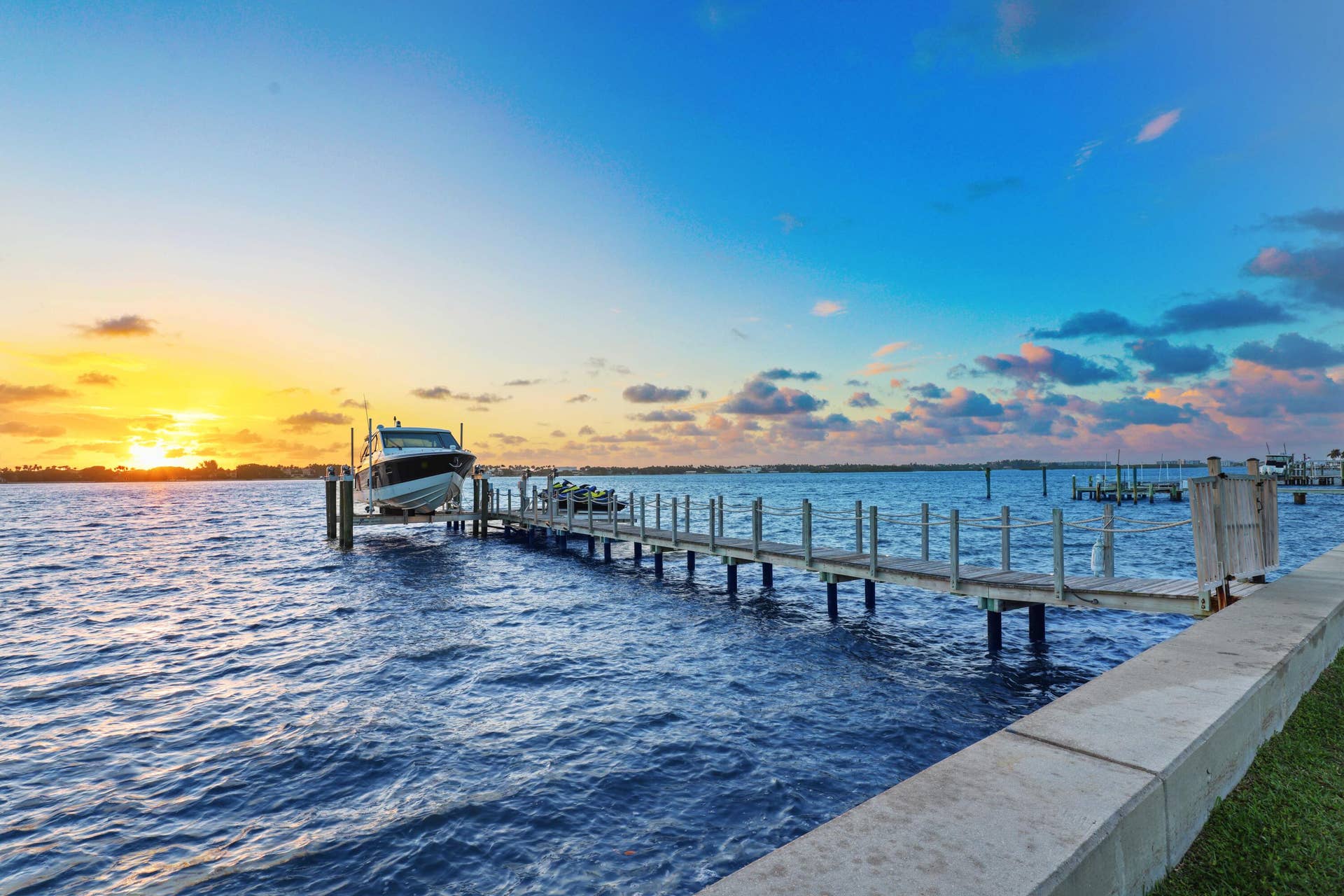 Private Dock - Sunrise View