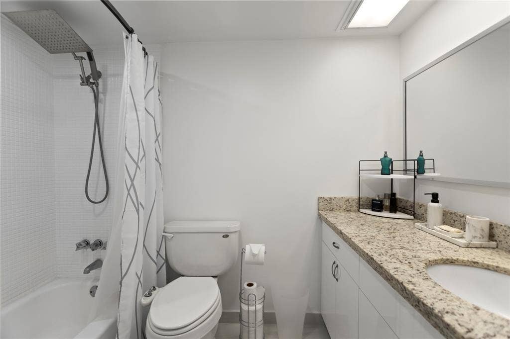 3100 NE 48th Court, #413, Lighthouse Point, Lighthouse Point, FL 33064 Primary Bath