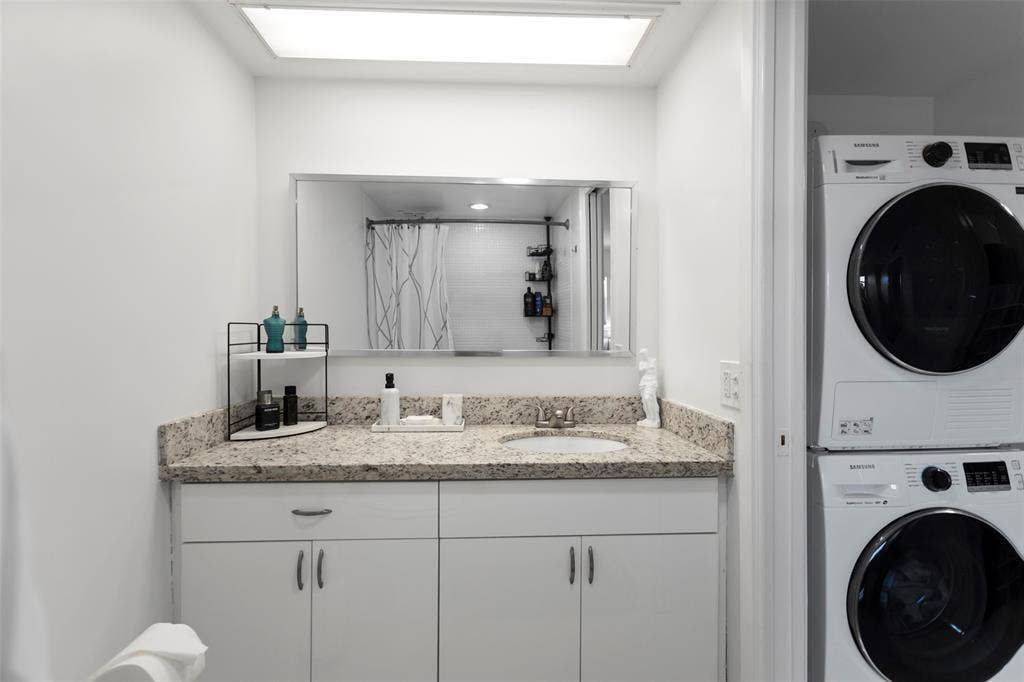 3100 NE 48th Court, #413, Lighthouse Point, Lighthouse Point, FL 33064 Primary Bath/ Washer/dryer closet