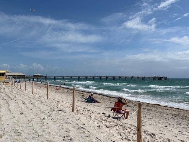 Dania Beach and Pier 1 mile