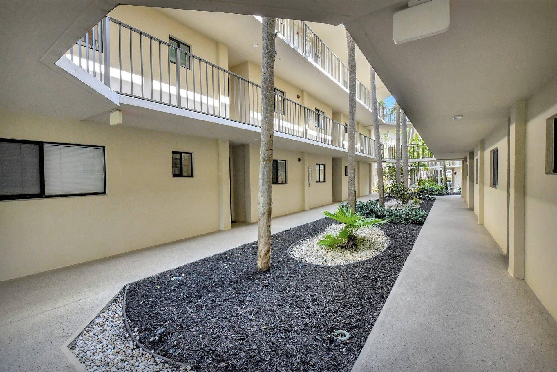 5340 Las Verdes Circle, #208, Delray Beach, FL 33484 2-web-or-mls-DSC_3111