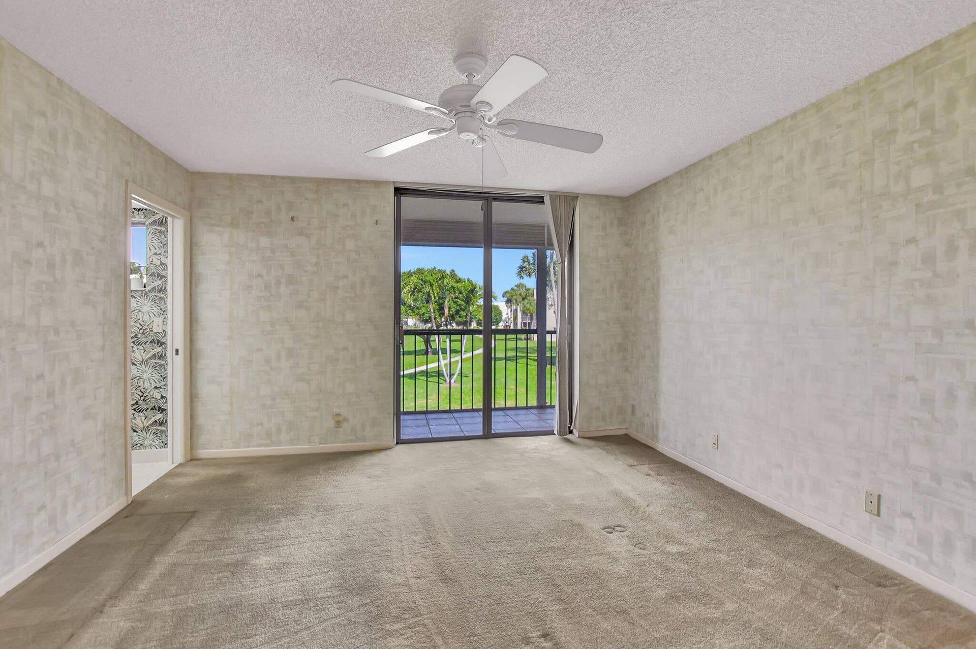 5340 Las Verdes Circle, #208, Delray Beach, FL 33484 13-web-or-mls-DSC_3041
