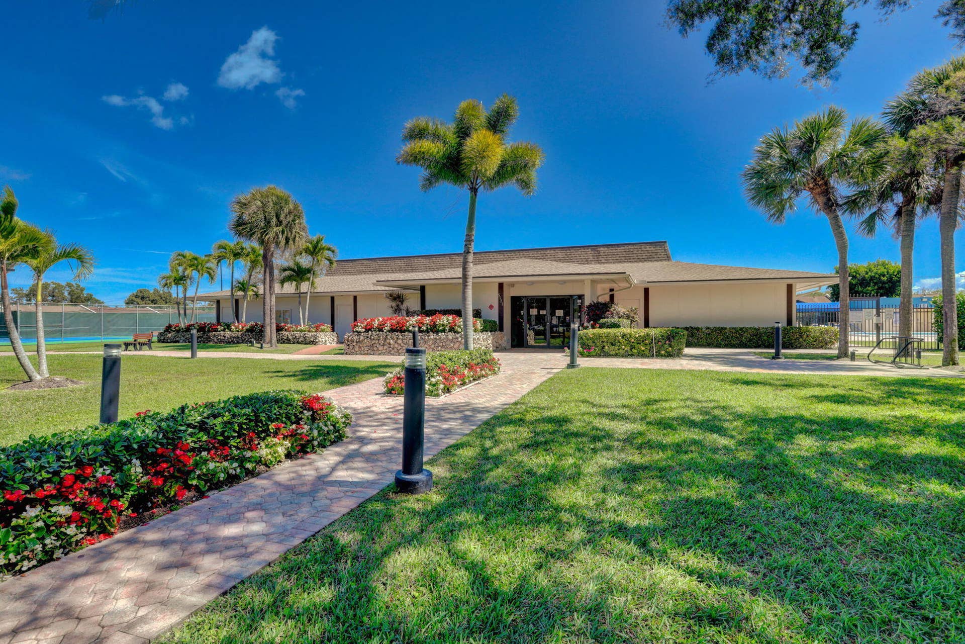 5340 Las Verdes Circle, #208, Delray Beach, FL 33484 31-web-or-mls-32_320a7266_69_70_71_72
