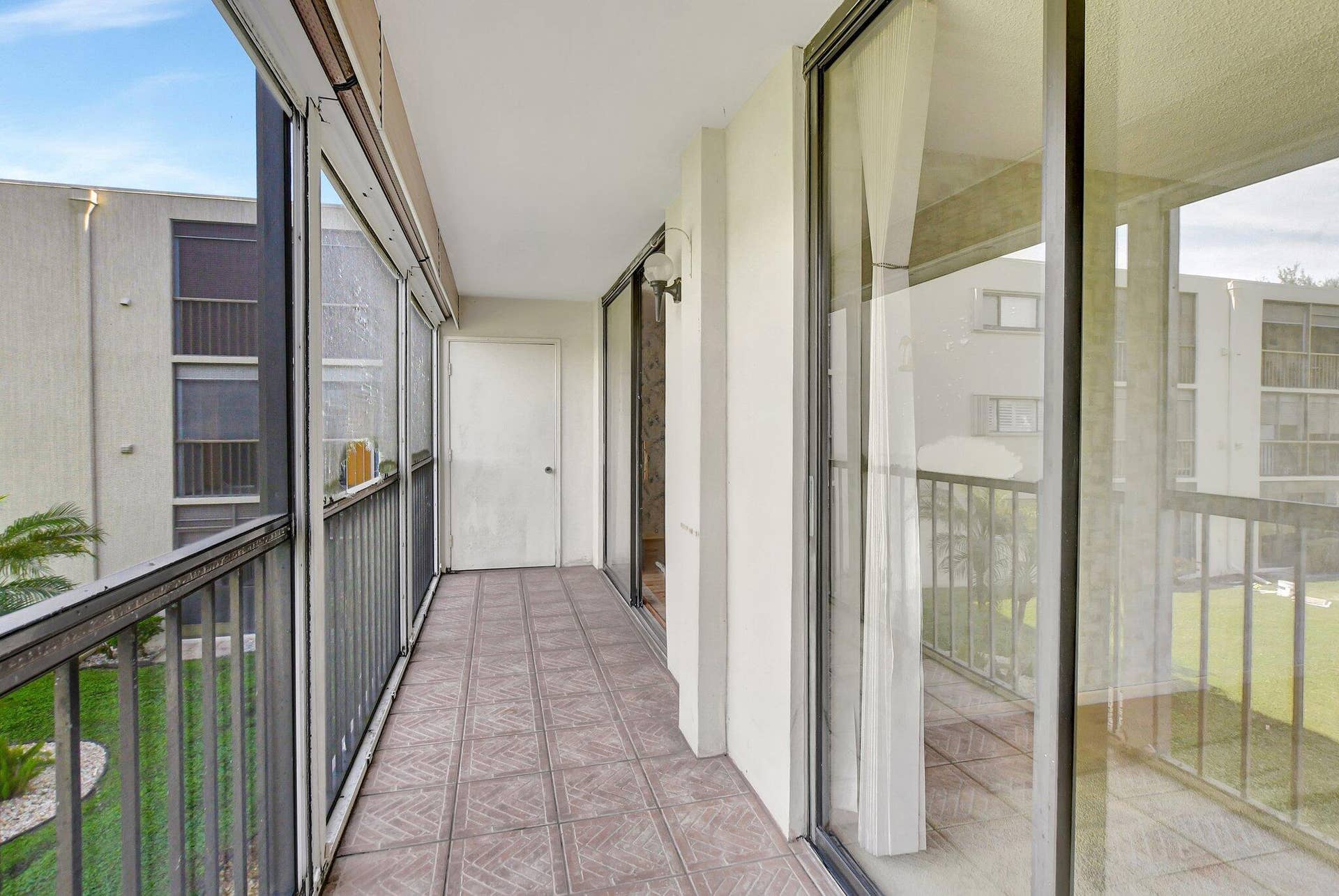5340 Las Verdes Circle, #208, Delray Beach, FL 33484 24-web-or-mls-DSC_3096