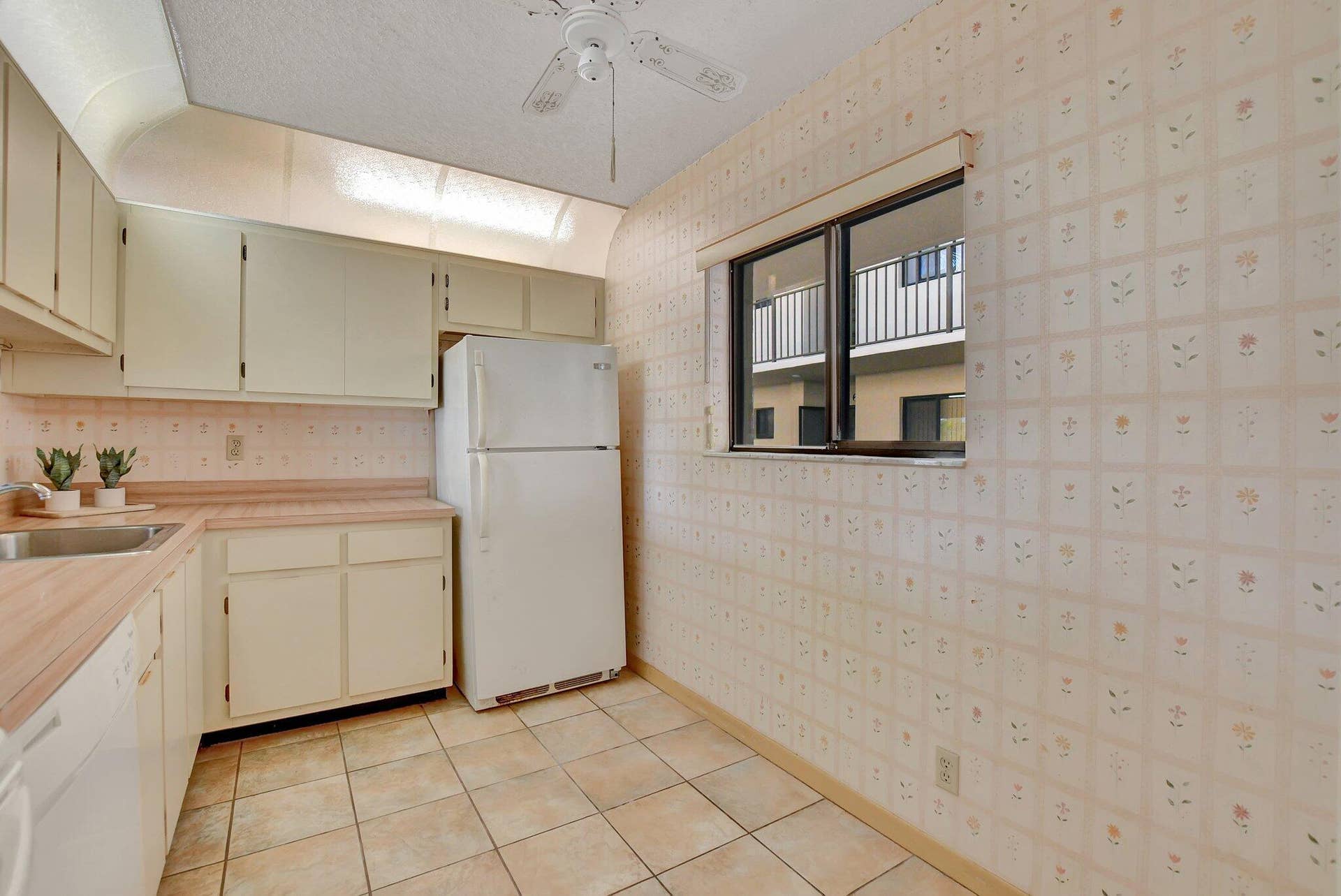 5340 Las Verdes Circle, #208, Delray Beach, FL 33484 10-web-or-mls-DSC_3026