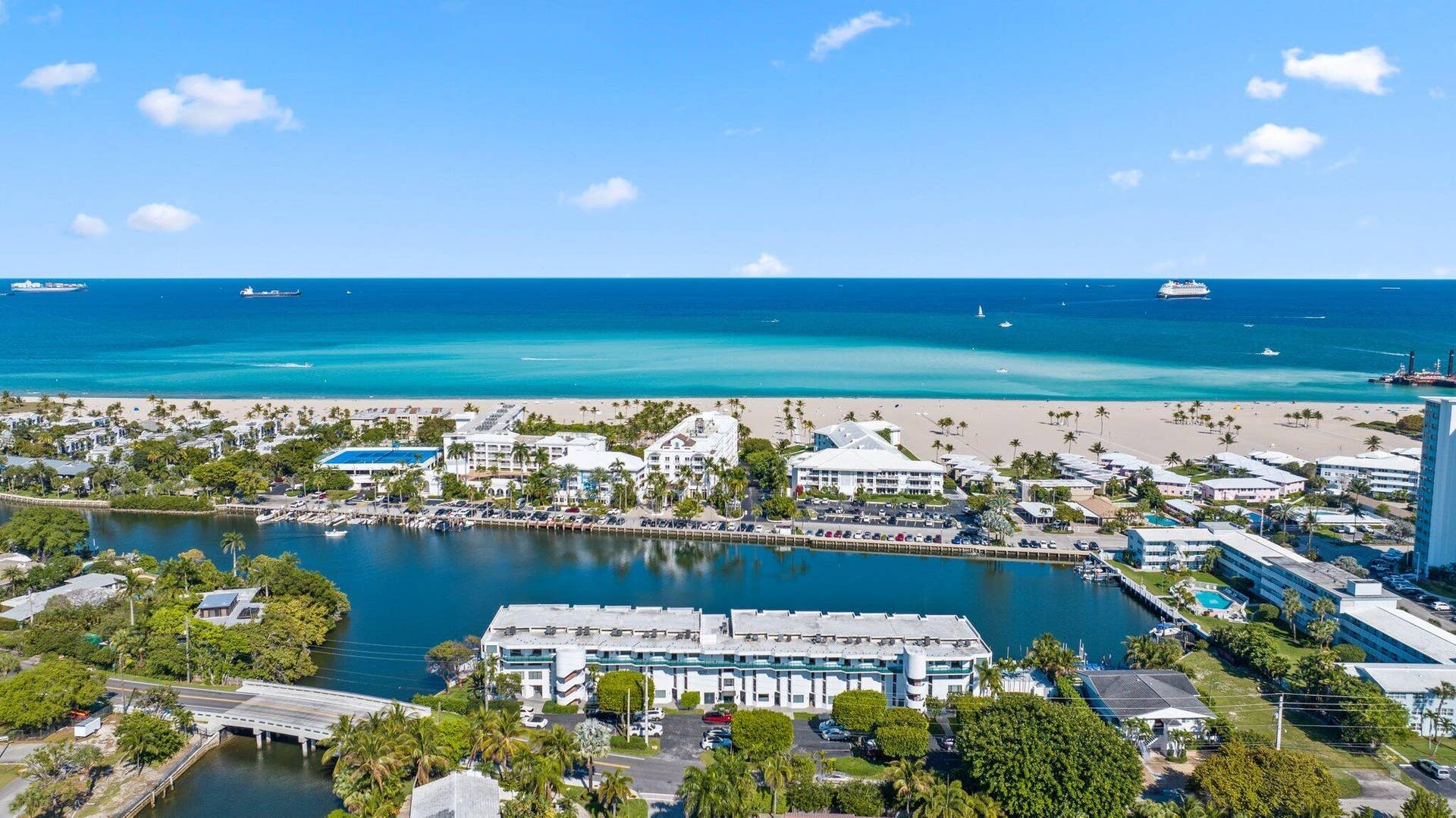 1800 South Ocean Drive - 14.jpg-SMALL