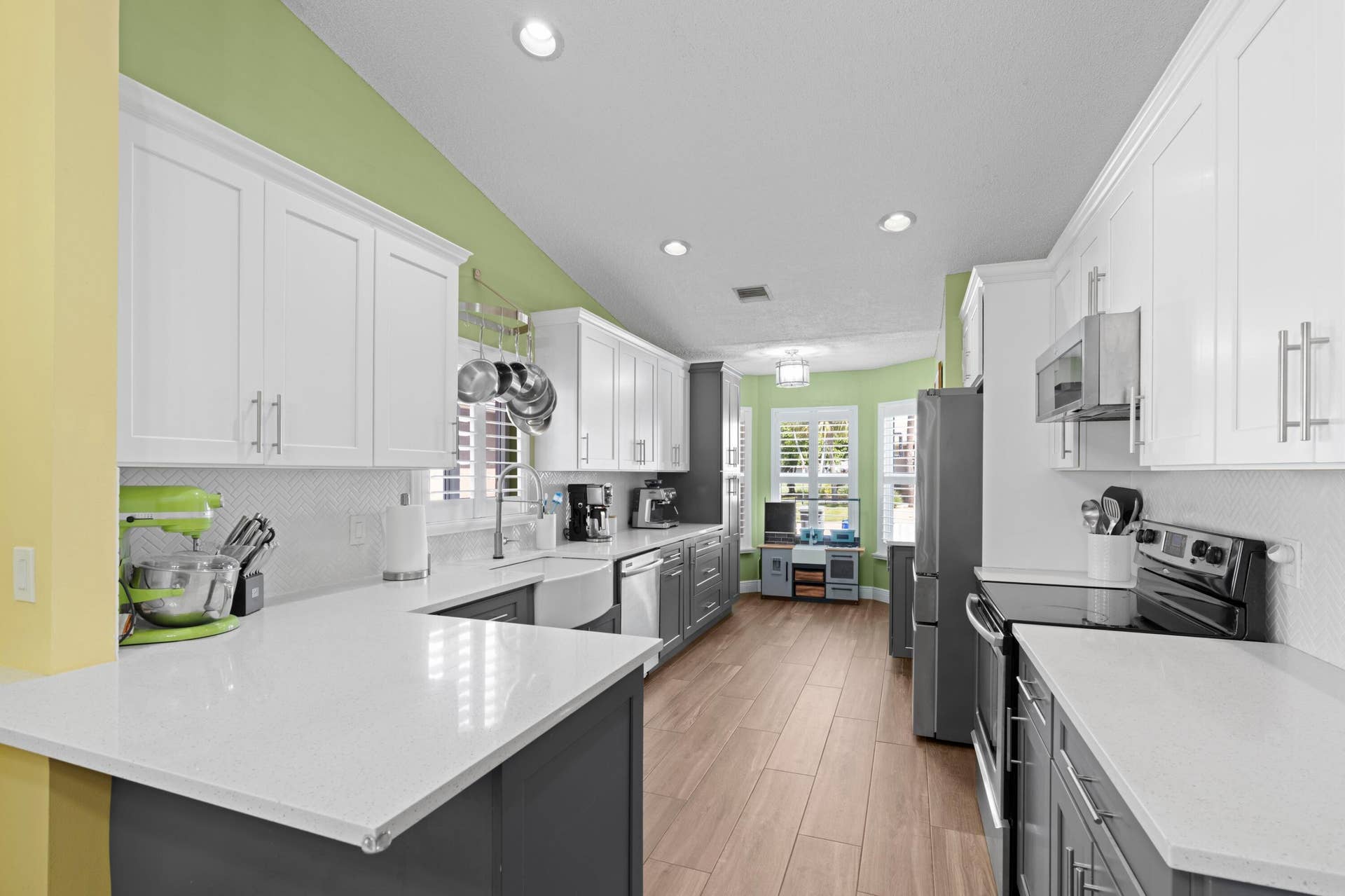 8584 Shawe Way, Boca Raton, FL 33433 Kitchen