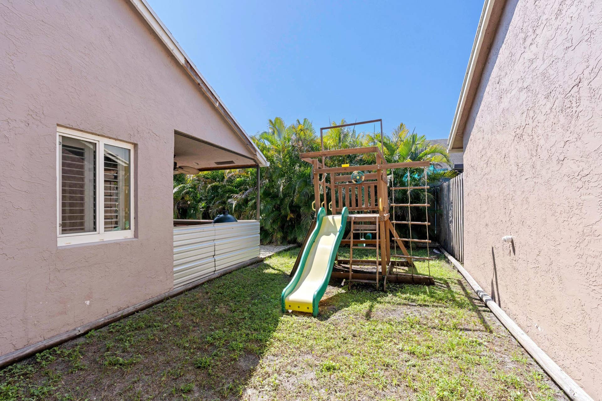 8584 Shawe Way, Boca Raton, FL 33433 Backyard Exterior
