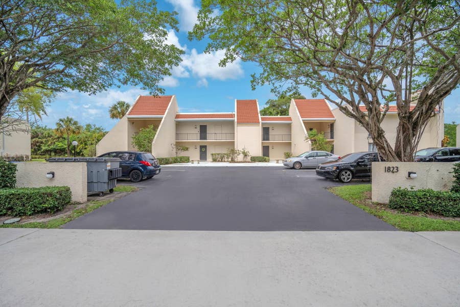Property photo for 1823 Presidential Way, #E101, West Palm Beach, FL