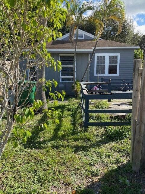 102 NW 28th Way, Fort Lauderdale, FL 33311 Front