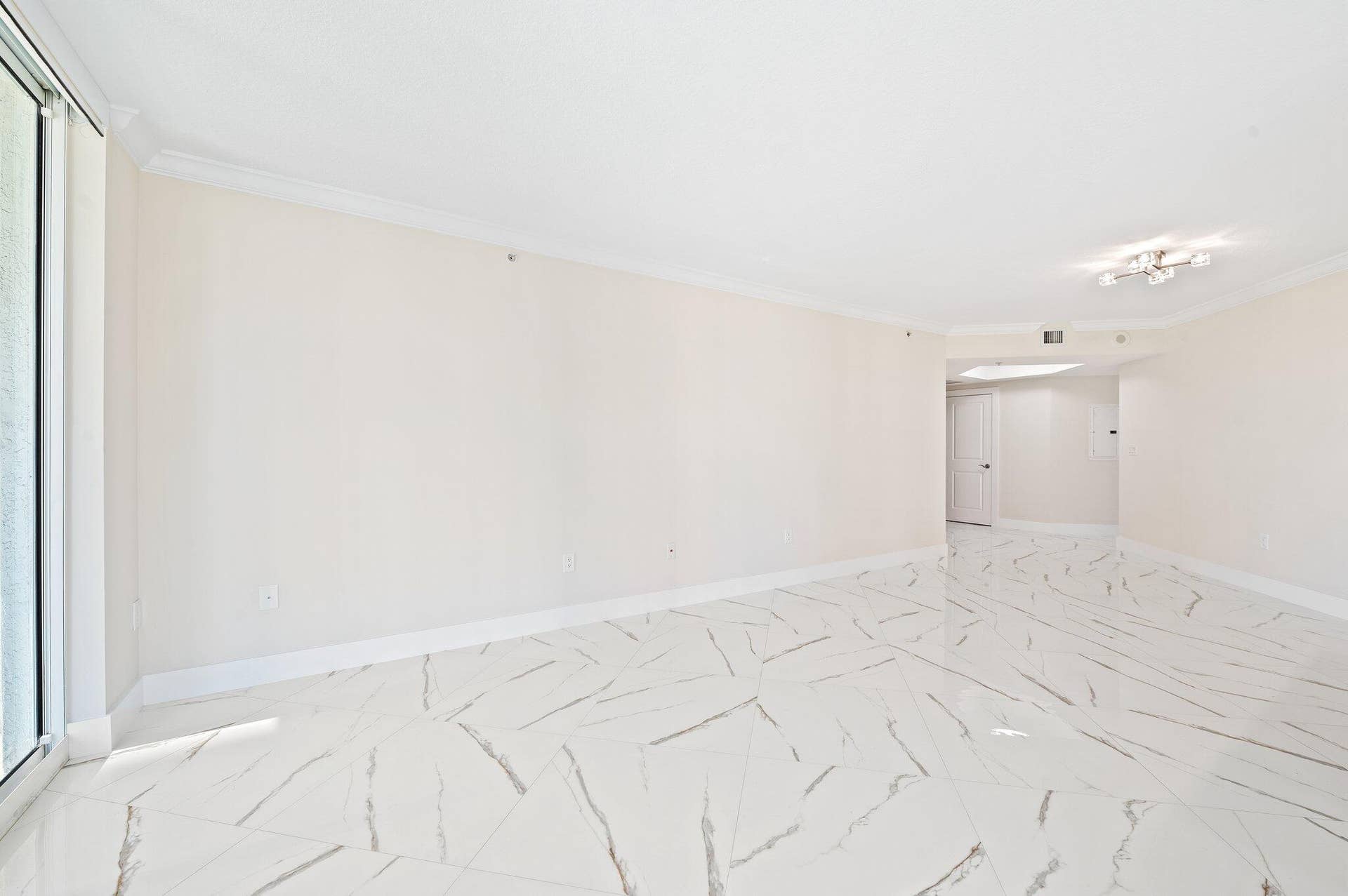 347 N New River Drive E, #1509, Fort Lauderdale, FL 33301 16-web-or-mls-347-n-new-river-dr-e-1509