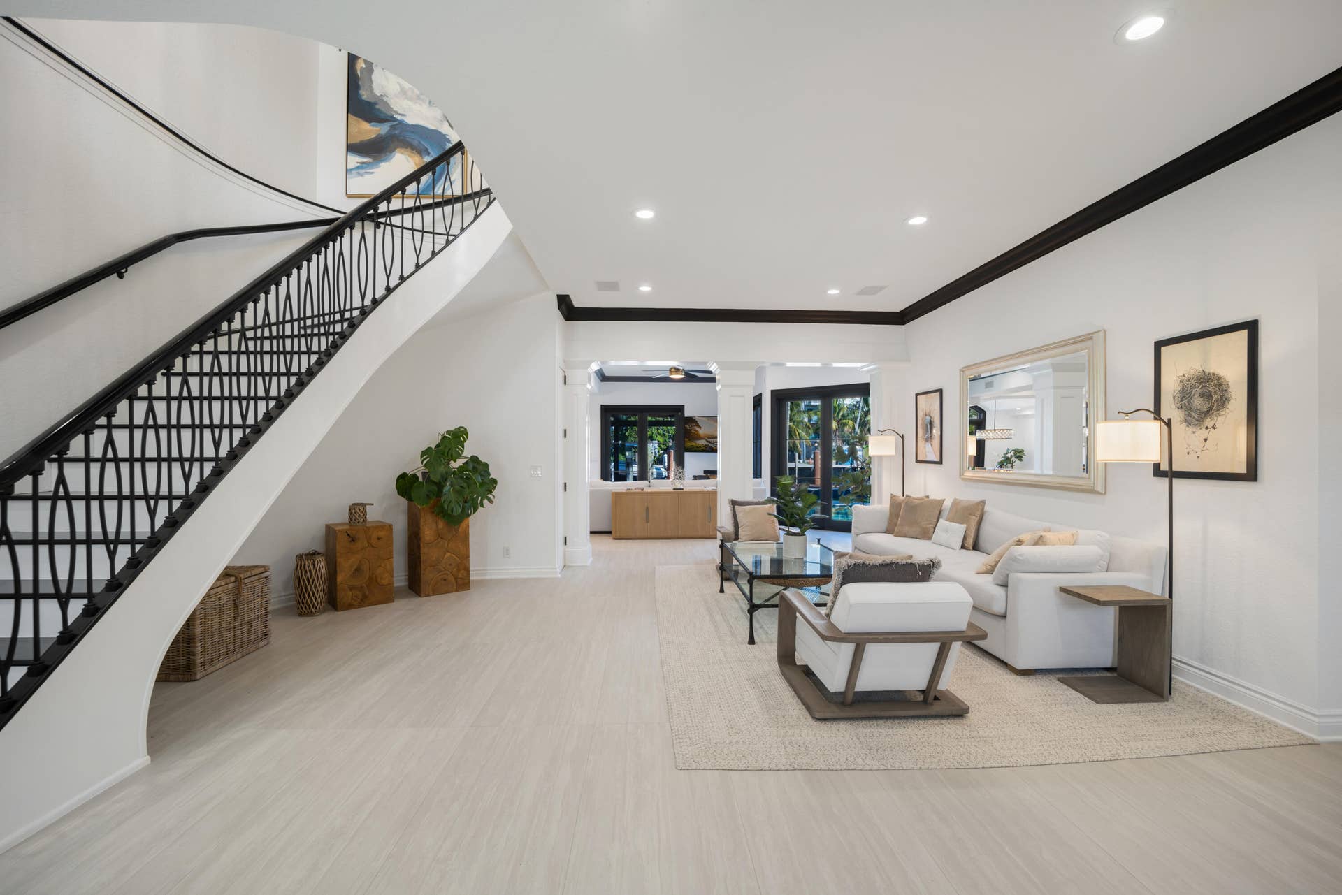 506 Victoria Terrace, Fort Lauderdale, FL 33301 Open Living Room w/ fireplace!