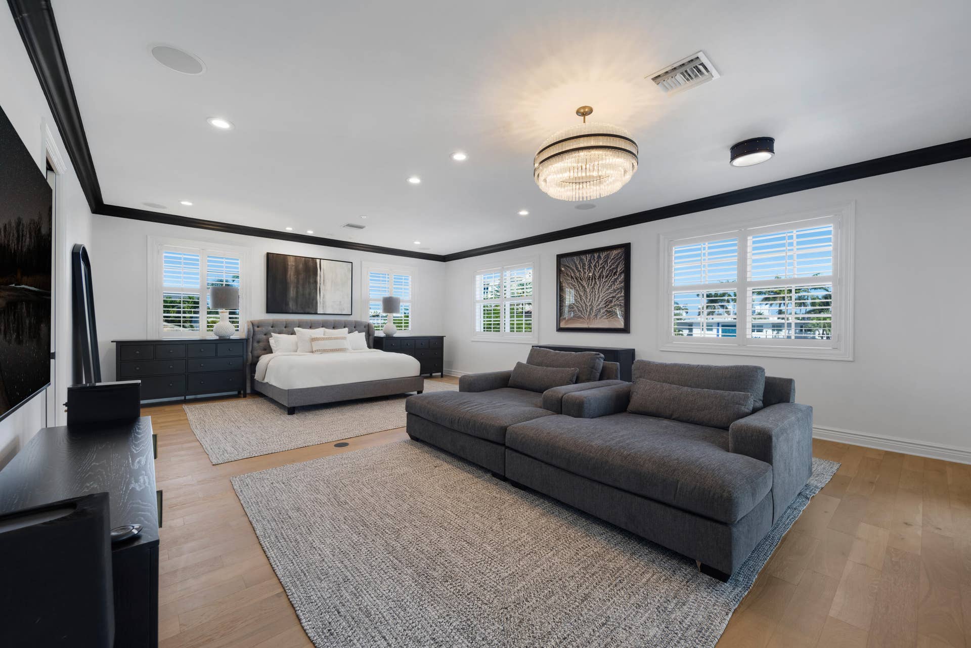 506 Victoria Terrace, Fort Lauderdale, FL 33301 Expansive Master Retreat!!