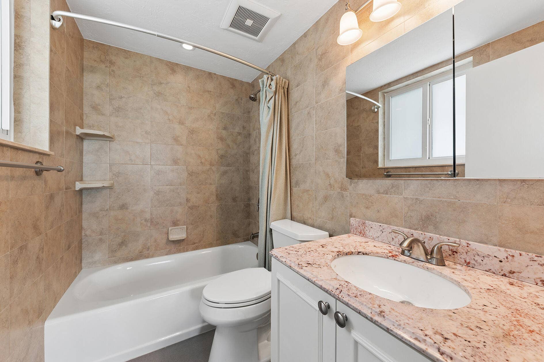 180 Isle Of Venice Drive, #119, Fort Lauderdale, FL 33301 17 2
